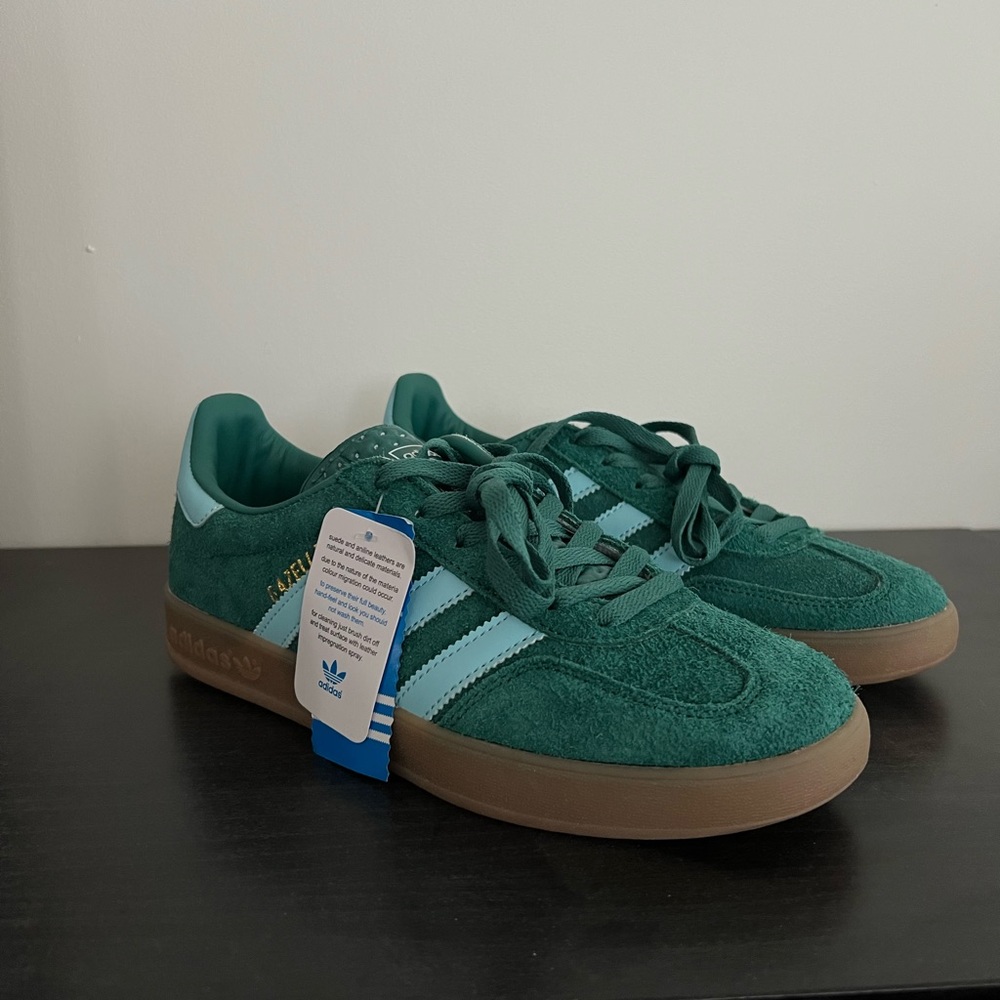 Adidas gazelle in green and light blue stipes